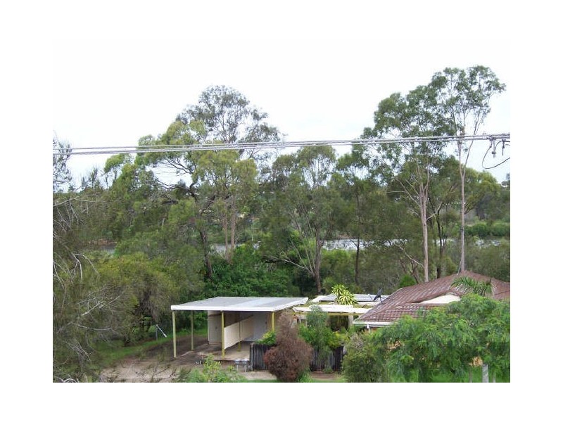 4/4 Pittsbay Crescent, Boyne Island QLD 4680