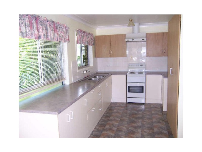 2 Cooran Court, Boyne Island QLD 4680