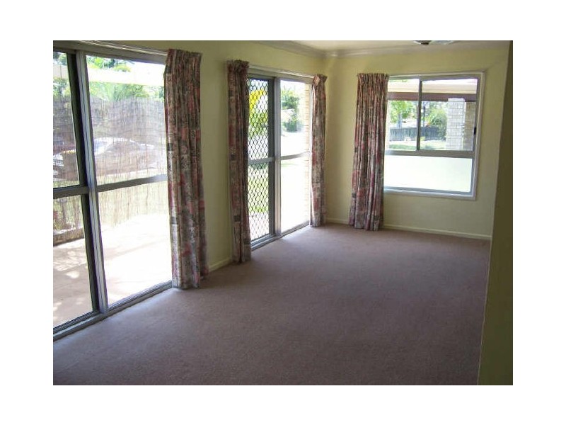 2 Cooran Court, Boyne Island QLD 4680