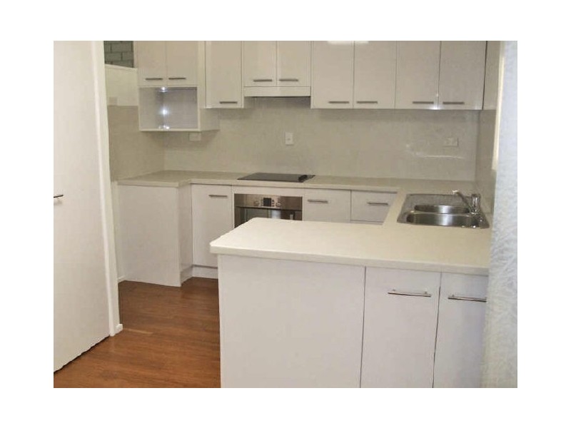 2/44 Sayre Crescent, Boyne Island QLD 4680