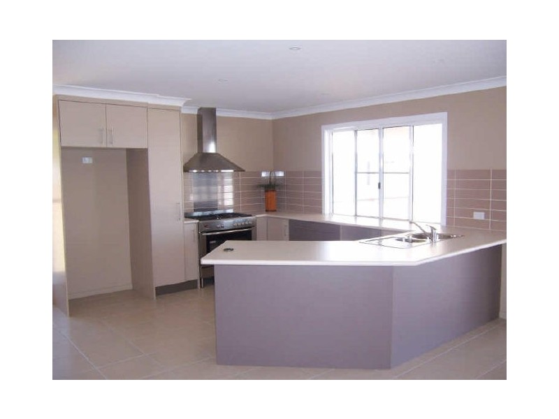 30 Lighthouse Drive, Boyne Island QLD 4680