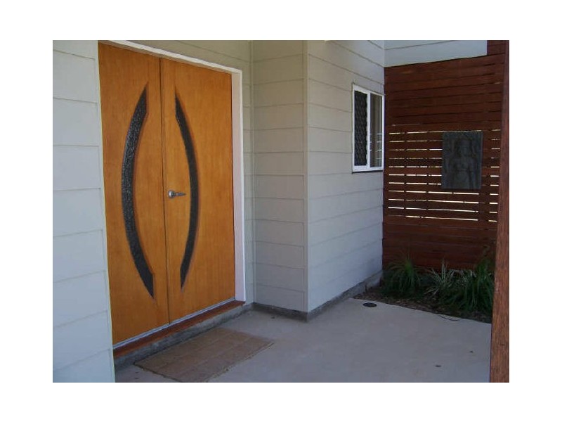 30 Lighthouse Drive, Boyne Island QLD 4680