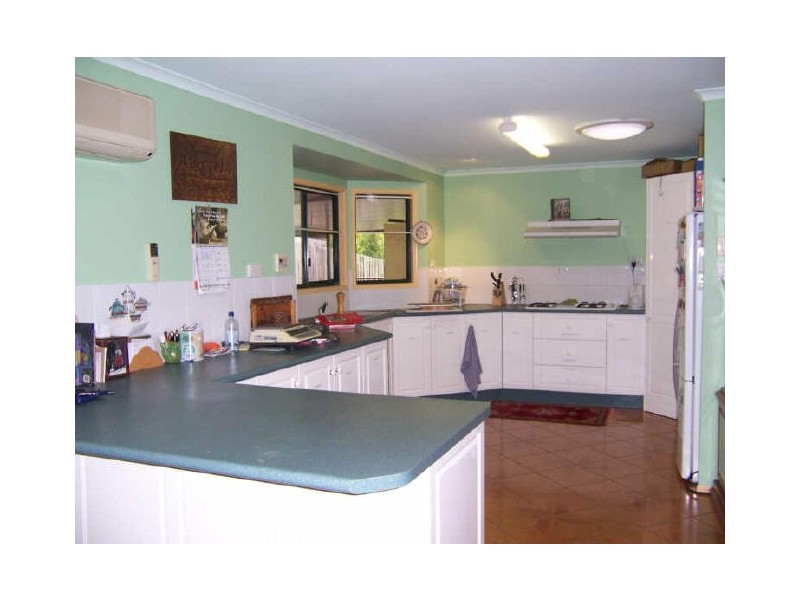 31 Crest Avenue, Boyne Island QLD 4680