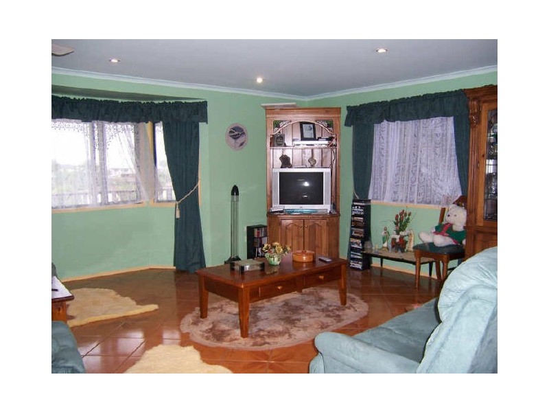 31 Crest Avenue, Boyne Island QLD 4680