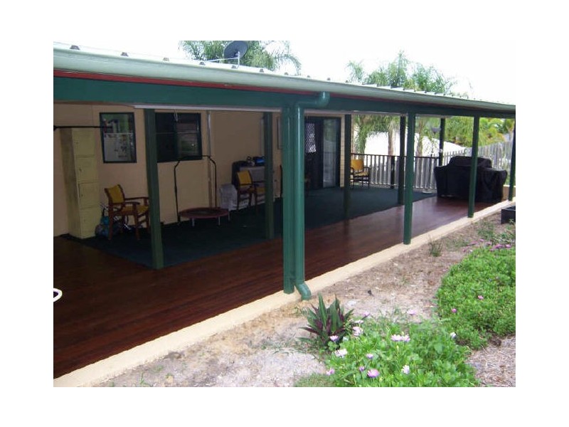 31 Crest Avenue, Boyne Island QLD 4680