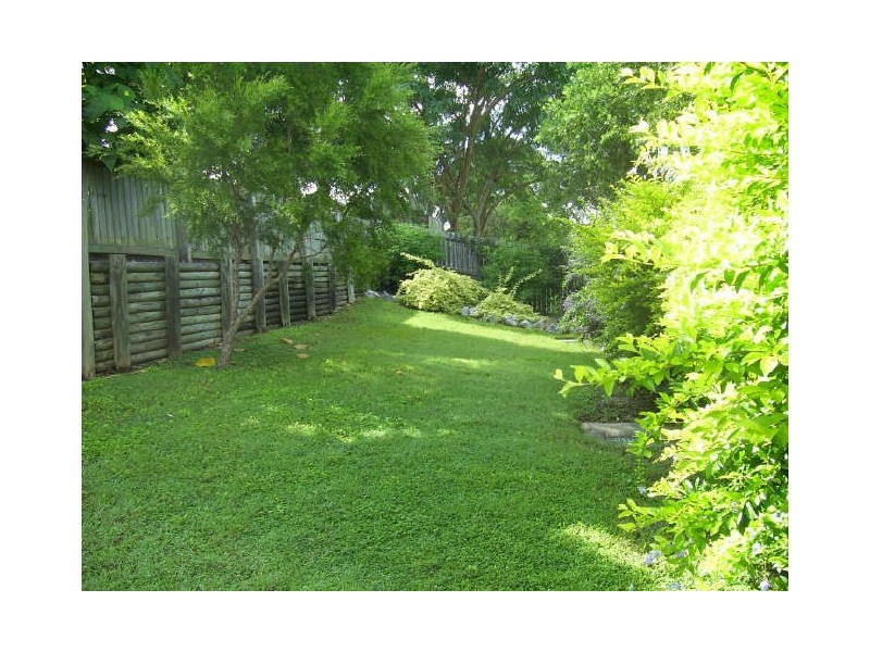 12 Curtis Avenue, Boyne Island QLD 4680