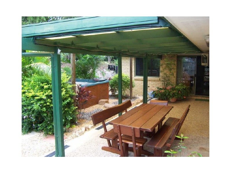 12 Curtis Avenue, Boyne Island QLD 4680