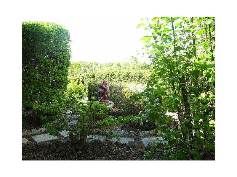 12 Curtis Avenue, Boyne Island QLD 4680