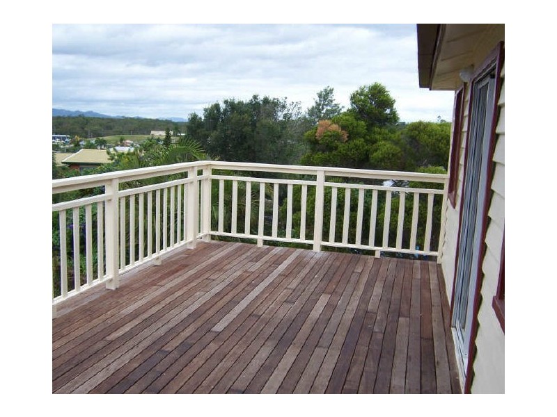 90 Malpas Street, Boyne Island QLD 4680