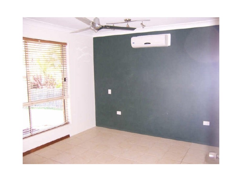 8 Belah Court, Boyne Island QLD 4680