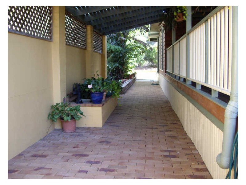 1 Tasman Court, Boyne Island QLD 4680