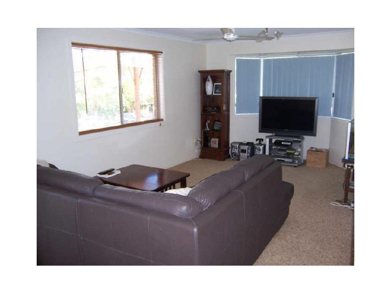 9 Polmaise Street, Boyne Island QLD 4680