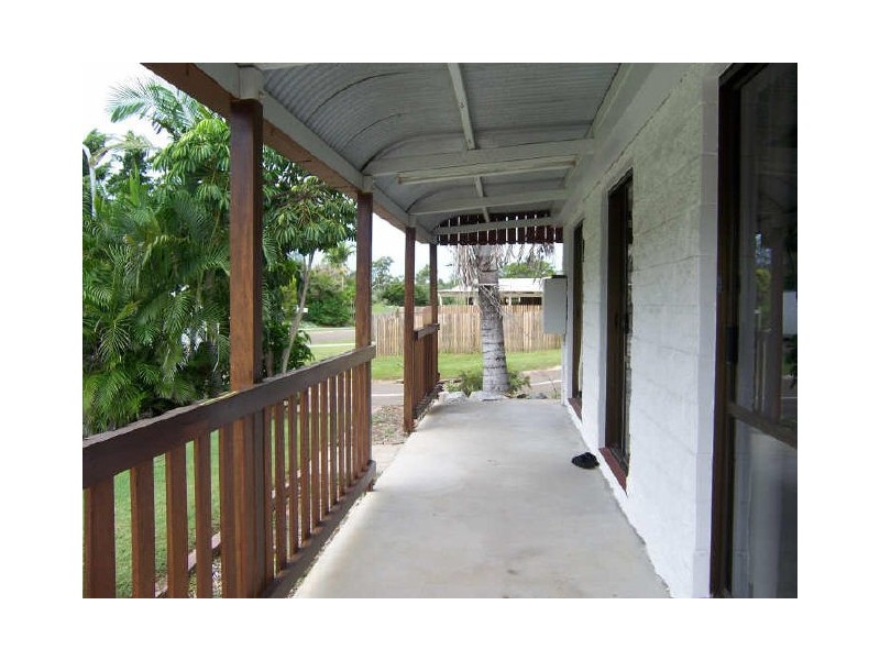 2 Brin Steet, Boyne Island QLD 4680