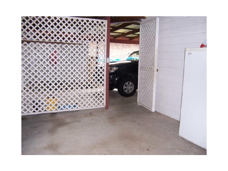 2 Brin Steet, Boyne Island QLD 4680