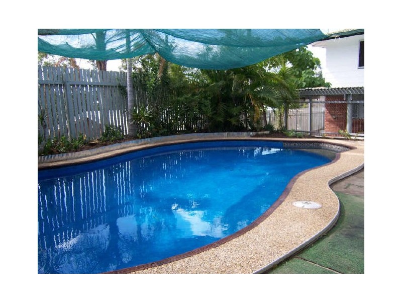 1 Banksia Street, Boyne Island QLD 4680