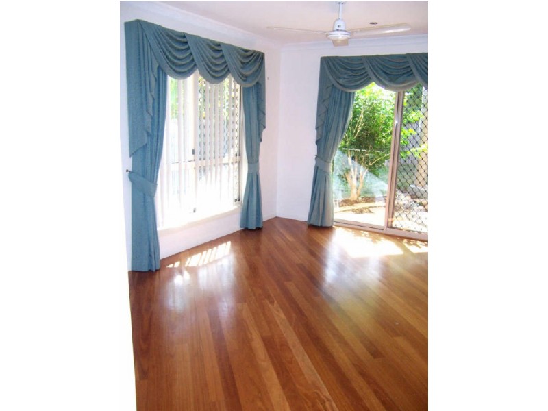 4 Darragh Street, Tannum Sands QLD 4680