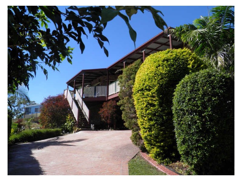 18 Centenary Drive, Boyne Island QLD 4680