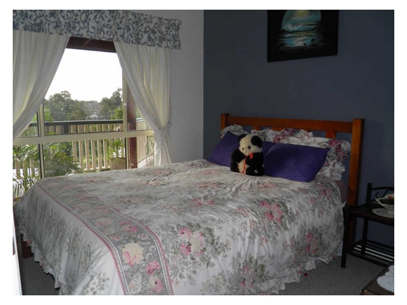 18 Centenary Drive, Boyne Island QLD 4680