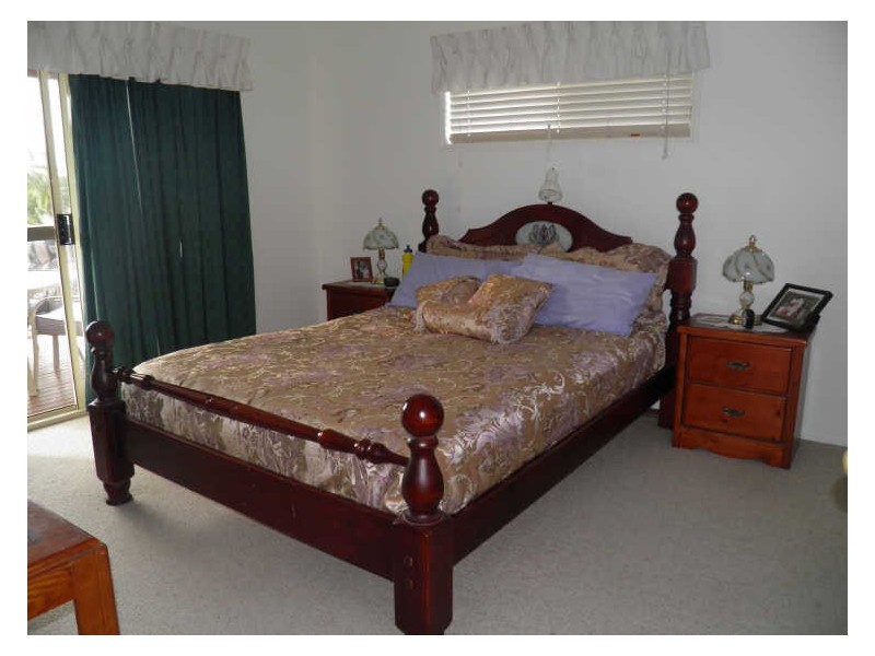 18 Centenary Drive, Boyne Island QLD 4680