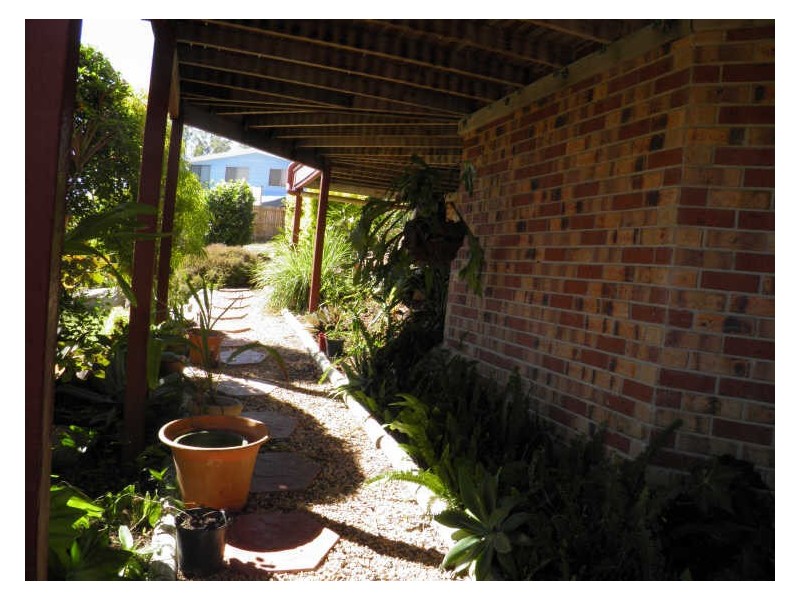 18 Centenary Drive, Boyne Island QLD 4680
