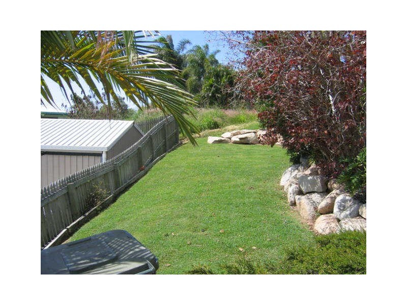 18 Centenary Drive, Boyne Island QLD 4680