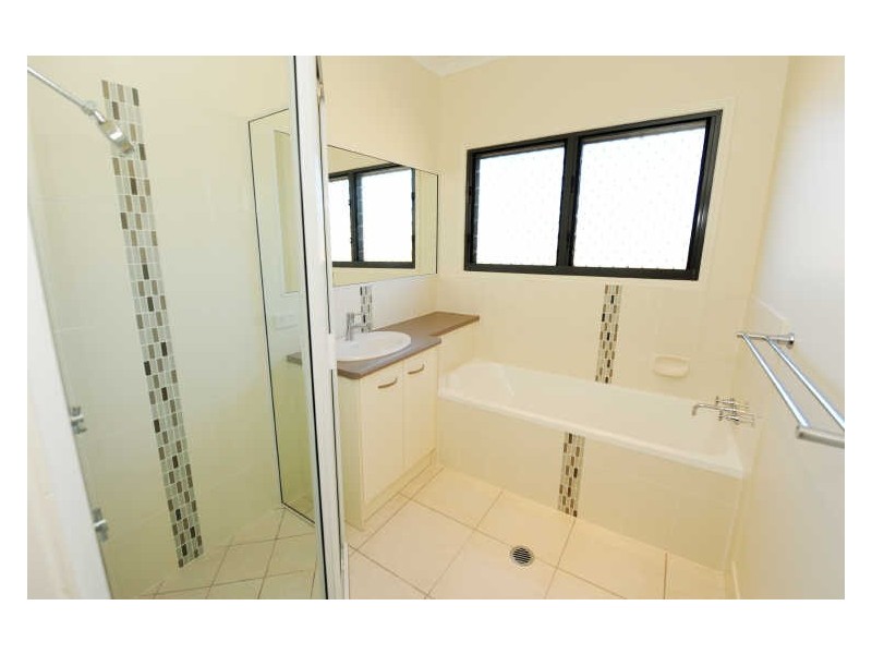 3 Danielle Court, Boyne Island QLD 4680