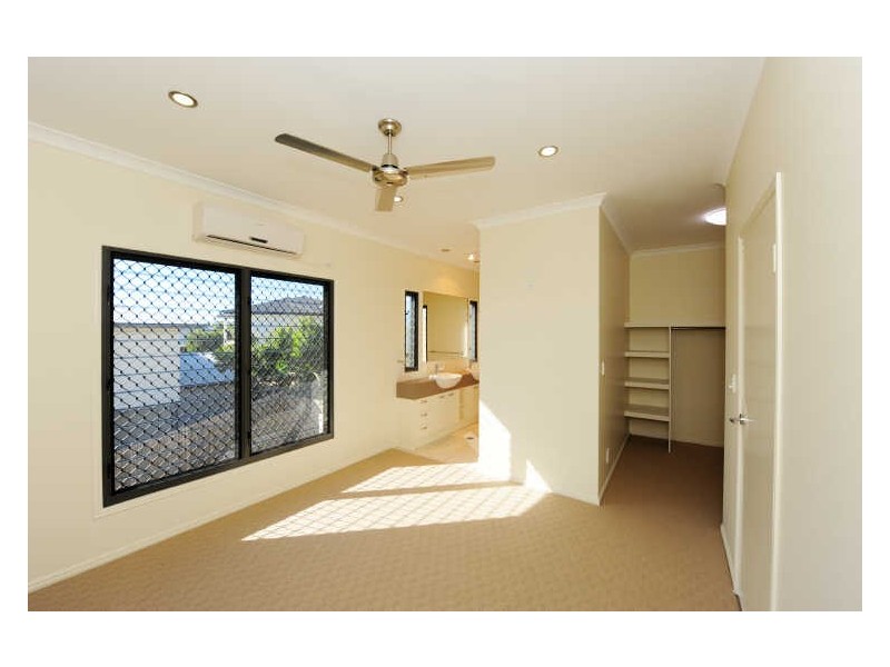 3 Danielle Court, Boyne Island QLD 4680