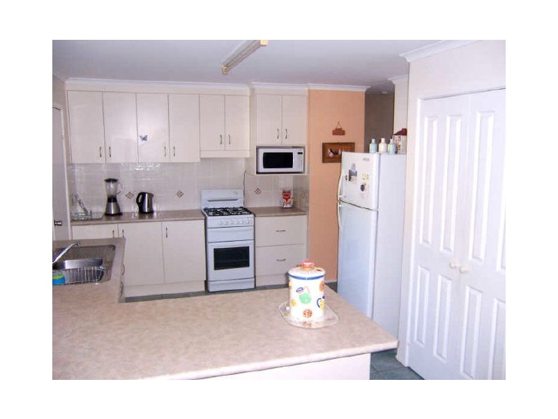 9 ANDREW COURT, Boyne Island QLD 4680