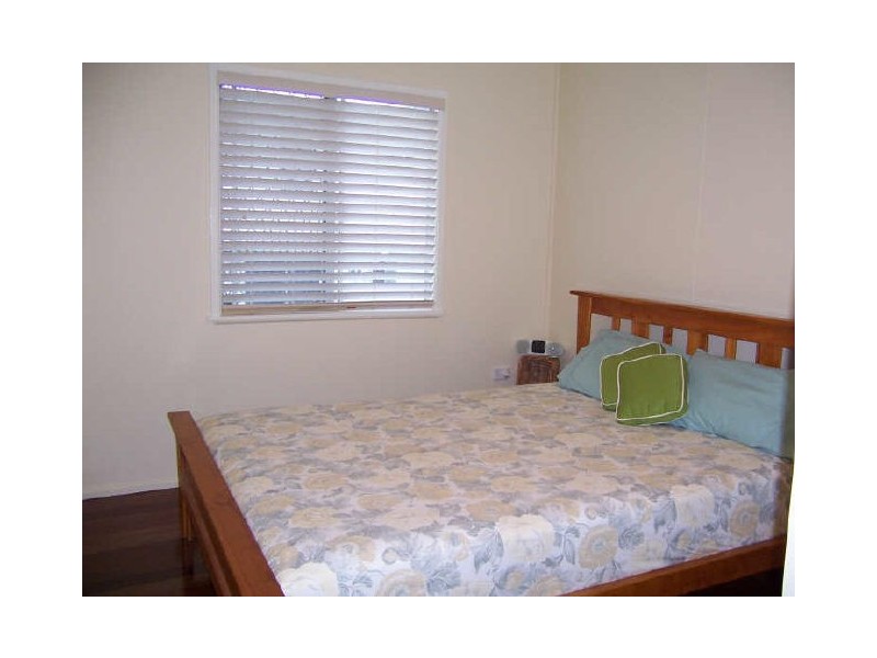 30 Amaroo Street, Boyne Island QLD 4680