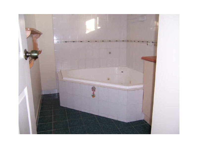 6 Elizabeth Street, Tannum Sands QLD 4680