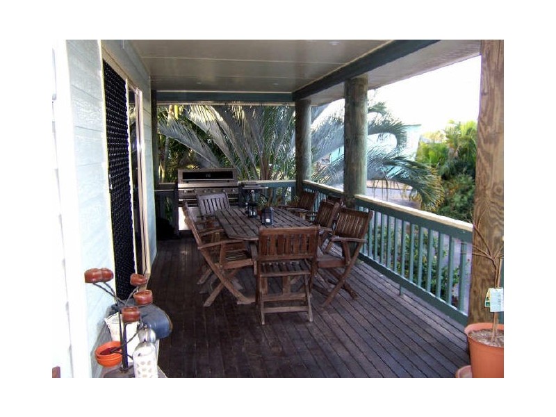 8 School Street, Tannum Sands QLD 4680