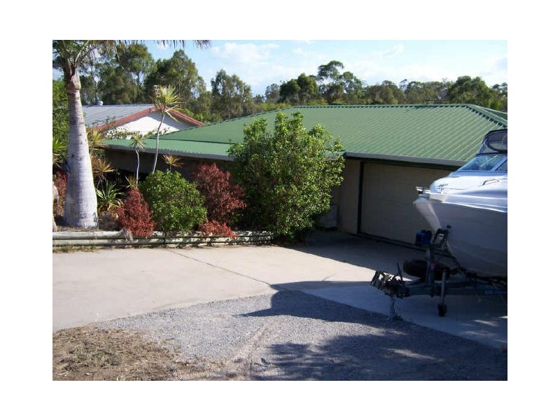 13 Curtis Ave, Boyne Island QLD 4680