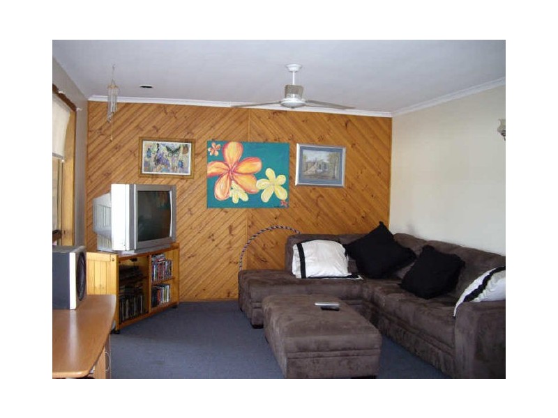 7 Brin Street, Boyne Island QLD 4680