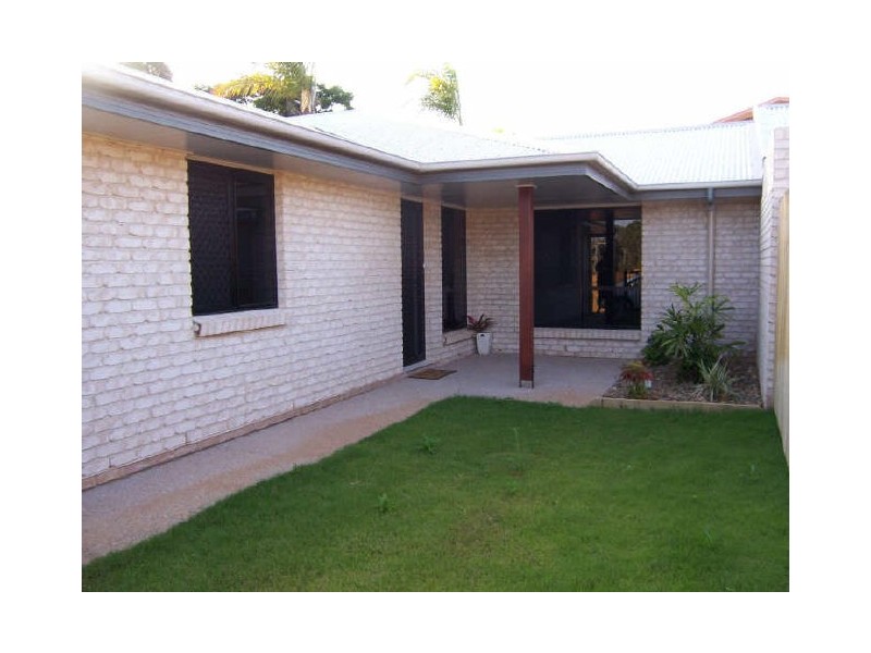 1/24 McLeod Street, Boyne Island QLD 4680