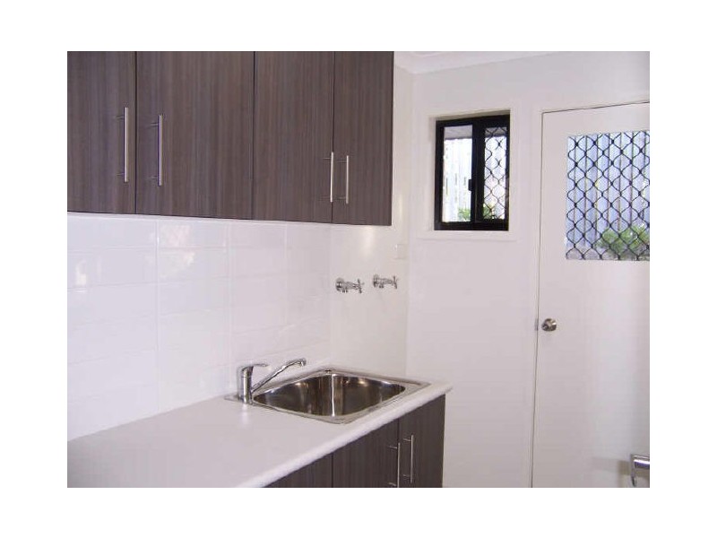 1/24 McLeod Street, Boyne Island QLD 4680