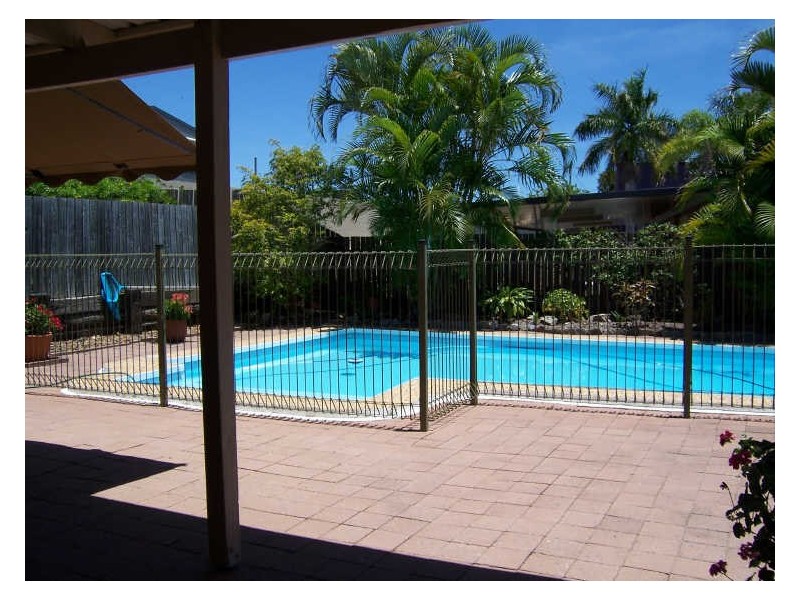 33 Tarcoola Drive, Boyne Island QLD 4680