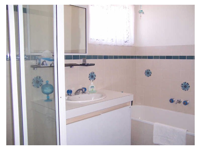 33 Tarcoola Drive, Boyne Island QLD 4680