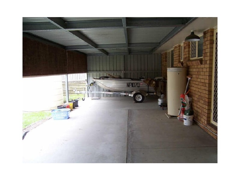 42 Lomandra Street, Boyne Island QLD 4680