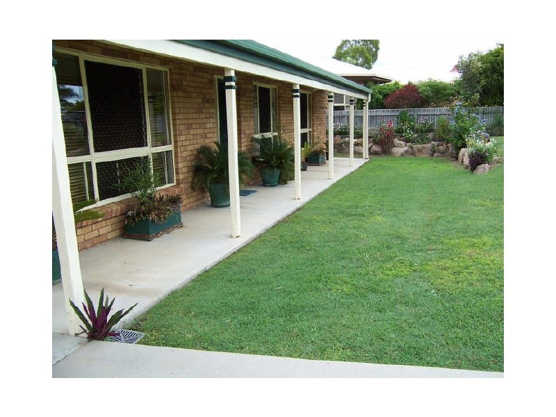 42 Lomandra Street, Boyne Island QLD 4680