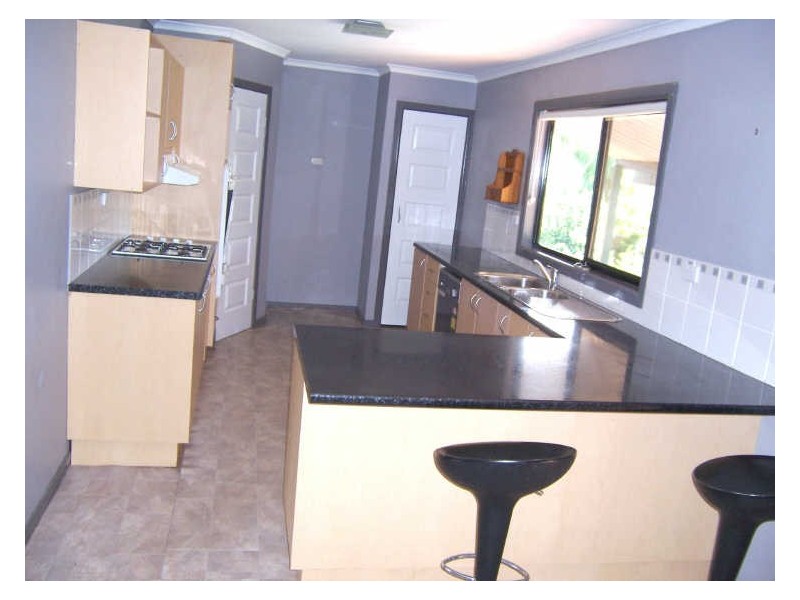 115 Malpas Ave, Boyne Island QLD 4680