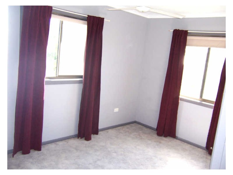 115 Malpas Ave, Boyne Island QLD 4680