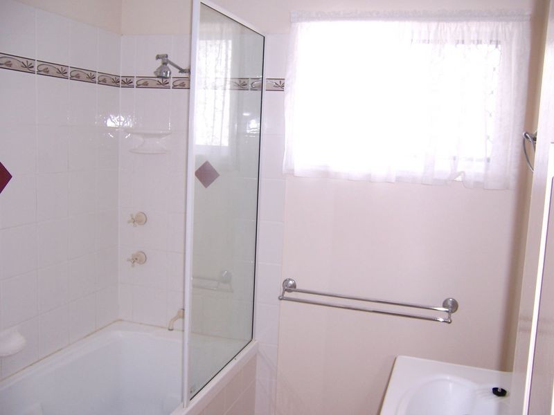 8 Barklya Court, Benaraby QLD 4680