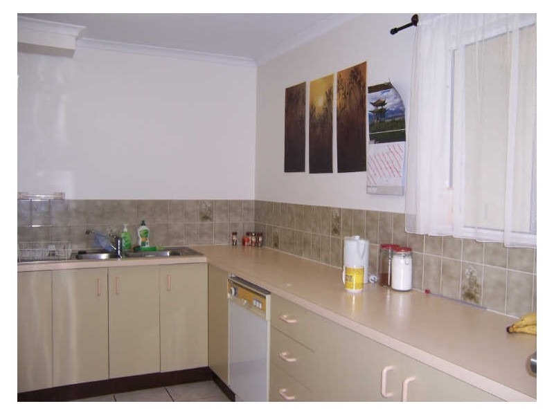 6/4 Pittsbay Crescent, Boyne Island QLD 4680