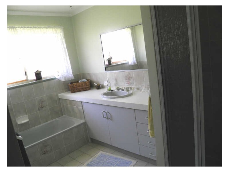 293 Awoonga Dam Road, Benaraby QLD 4680