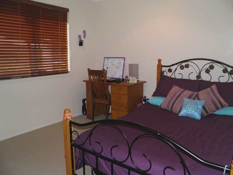 26 Sayre Crescent, Boyne Island QLD 4680