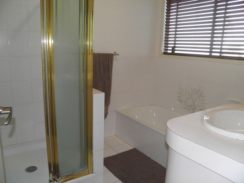 26 Sayre Crescent, Boyne Island QLD 4680