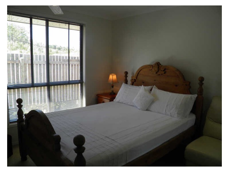 11 Stella Street, Boyne Island QLD 4680