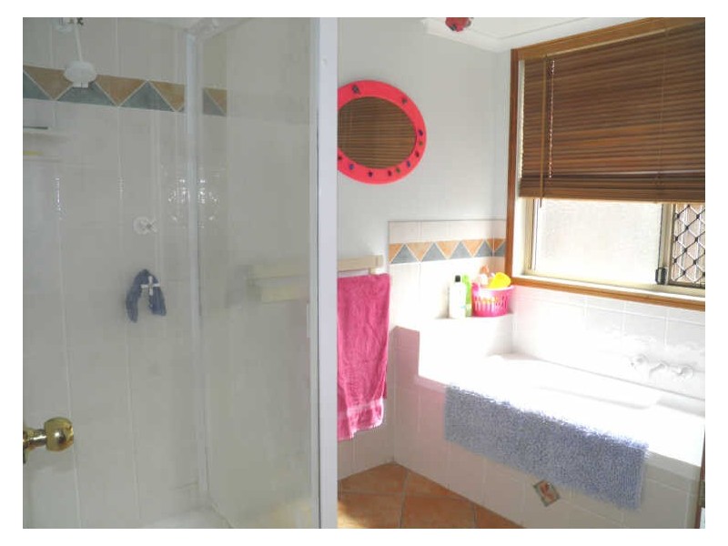 10 Werite Court, Boyne Island QLD 4680