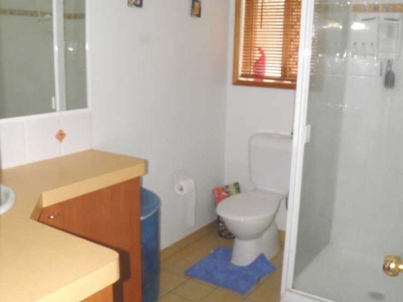 10 Werite Court, Boyne Island QLD 4680