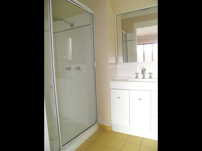 11 Davina Street, Boyne Island QLD 4680